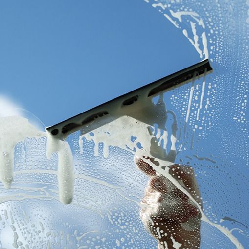 Nettoyage de vitres et vitrines pour bureaux et commerces